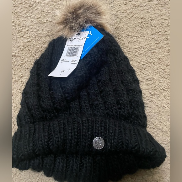Roxy Bluzzard Girl Beannie Brand New Black with brown top - Picture 1 of 2